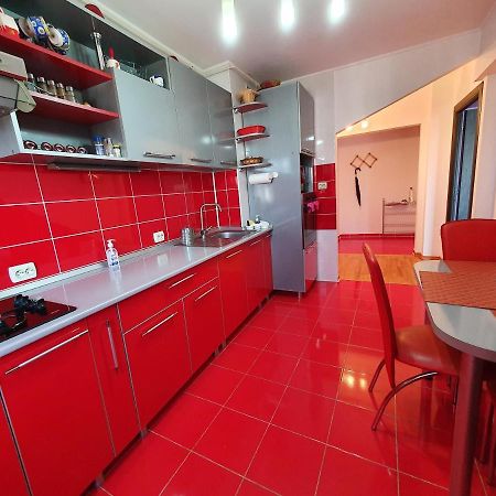 Crema Apartaments Ploiesti Bagian luar foto