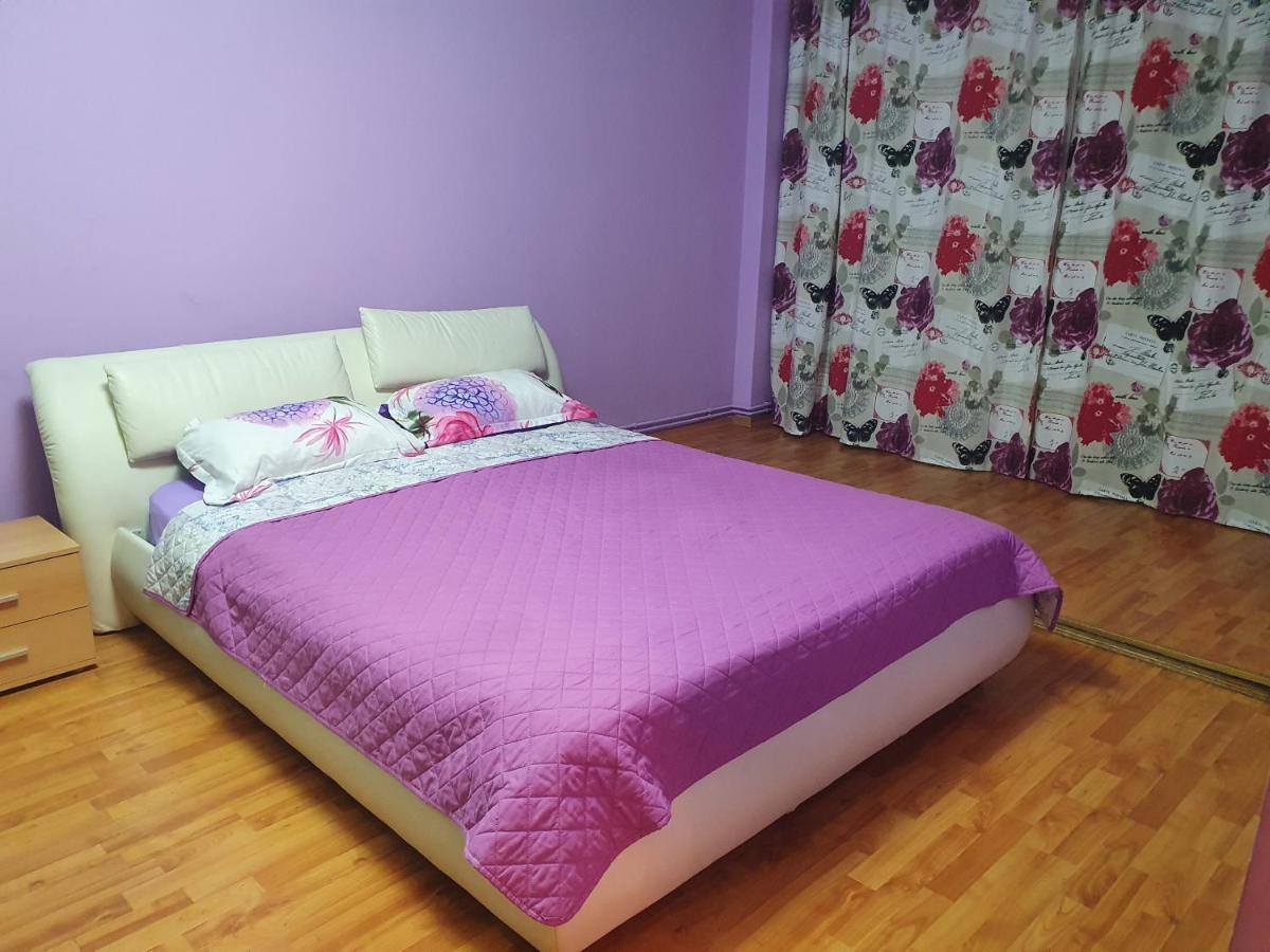 Crema Apartaments Ploiesti Bagian luar foto