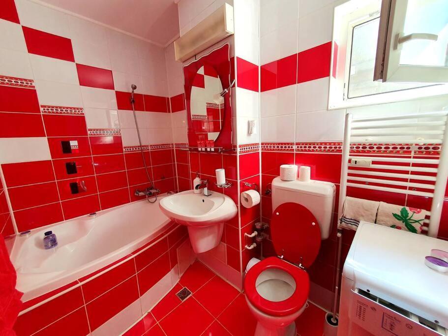 Crema Apartaments Ploiesti Bagian luar foto
