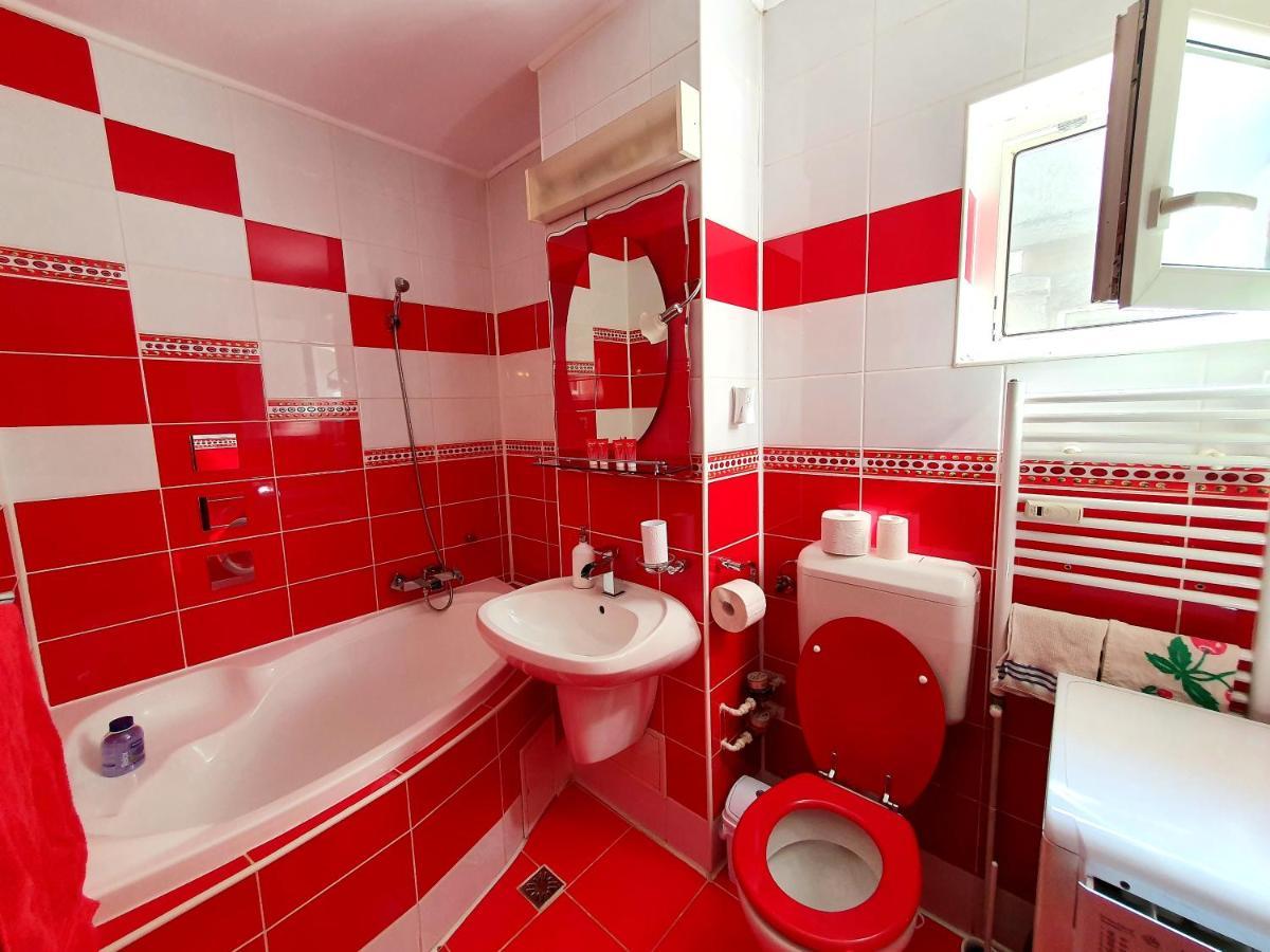 Crema Apartaments Ploiesti Bagian luar foto